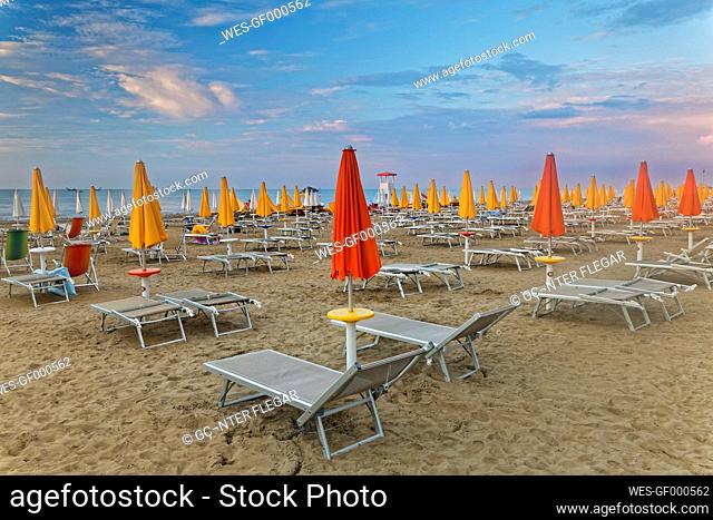 Italy, Lignano Sabbiadoro, sunrise on the beach