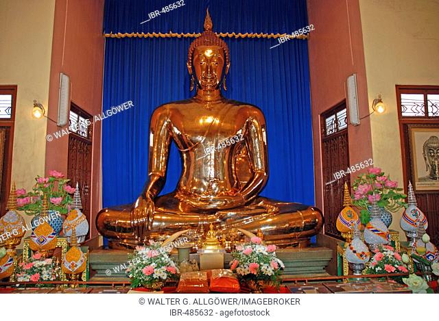 Golden buddha, Wat Traimitr, Bangkok, Thailand