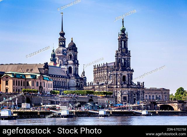 Blick über die Elbe auf den historischen Stadtkern von Dresden, Dresden
