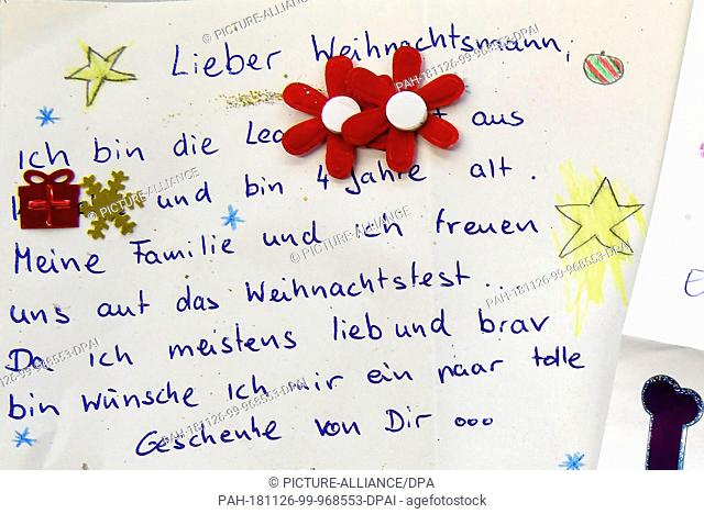 26 November 2018, Lower Saxony, Pattensen: Letters from Germany to Santa Claus can be found at the Himmelsthür Christmas post office