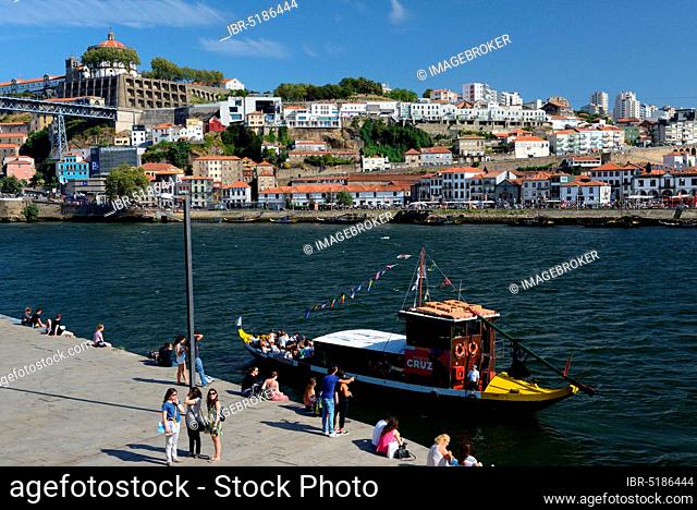 Ribeira quay, view of Vila Nova de Gaia district, former Augustinian monastery Serra do Pilar, Douro, river Douro, river, Porto, Portugal, Europe