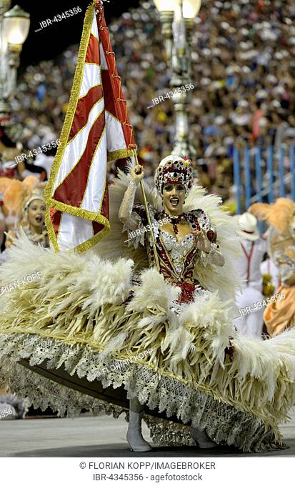 Dancer Marcella Alves, flag bearer Porta Bandera, parade of the samba school Acadêmicos do Salgueiro, Carnival 2016 in the Sambodromo, Rio de Janeiro, Brazil