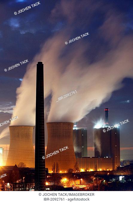 Gas-fired power plant in Duisburg-Huckingen, operated by RWE, Huettenheim, Duisburg, North Rhine-Westphalia, Germany, Europe