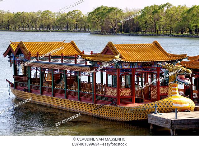 Beijing Summer Palace: lake boat
