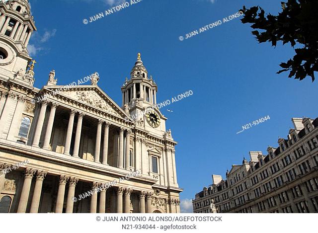 Saint Paul’s Cathedral. Main entrance, west façade. The City, London, England, Great Britain, Europe