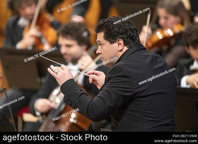 Cristian MACELARU, ROM, musician, chief conductor, conducts the WDR Symphony Orchestra, anniversary concert on the occasion of the 75th anniversary of the WDR...