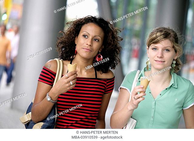 Women, two, young, ice-meal, summer, outside