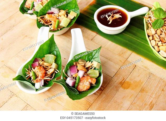 Miang Kham - leaf wrap appetizer is delicious