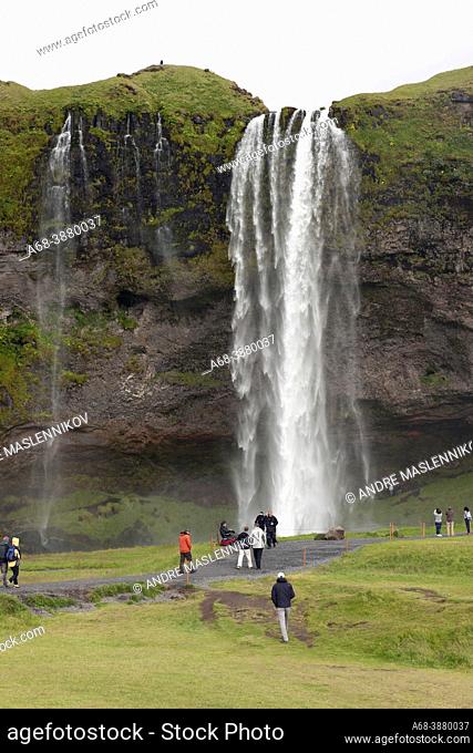 The Seljalandsa river forms a 65 meter high waterfall at Seljalandsfoss. . You can walk around and behind the waterfall and see it from all directions