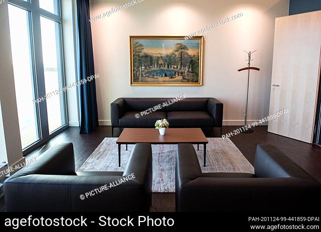 05 November 2020, Brandenburg, Schönefeld: Seating is available in a meeting room in the VIP area of the government terminal on the grounds of Berlin...