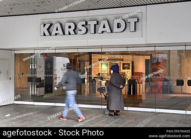 Clear cut at Galeria Karstadt Kaufhof. Galeria closes 52 department stores ? also the Karstadt branch at the main train station in Munich