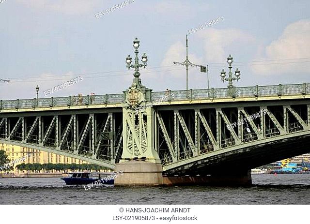Troickij-Brücke über Neva, St.Petersburg