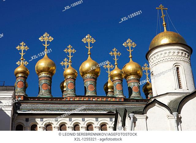 Golden domes of Terem Churches  Kremlin, Moscow, Russia