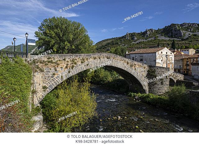 Puente sobre el río Iregua, Torrecilla en Cameros, La Rioja, Spain