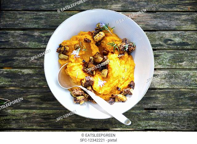Oven-roasted pumpkin mash with chestnuts