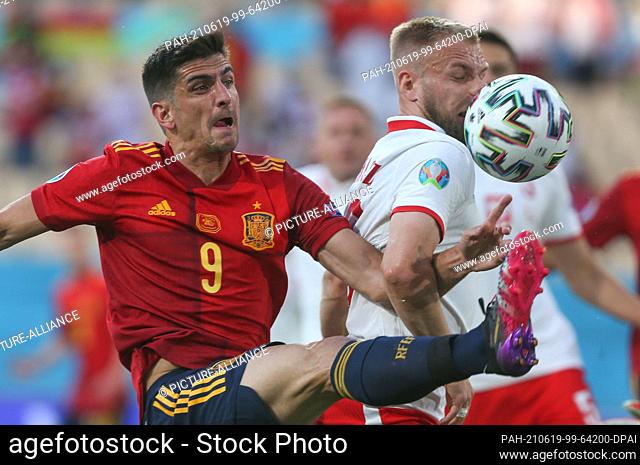19 June 2021, Spain, Sevilla: Football: European Championship, Spain - Poland, Preliminary round, Group E, Matchday 2, Estadio de la Cartuja: Spain's Gerard...