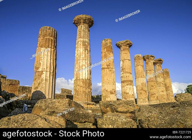 Temple of Heracles, Valle dei Templi (Valley of the Temples) Archaeological Park, Agrigento, Sicily, Italy, Europe