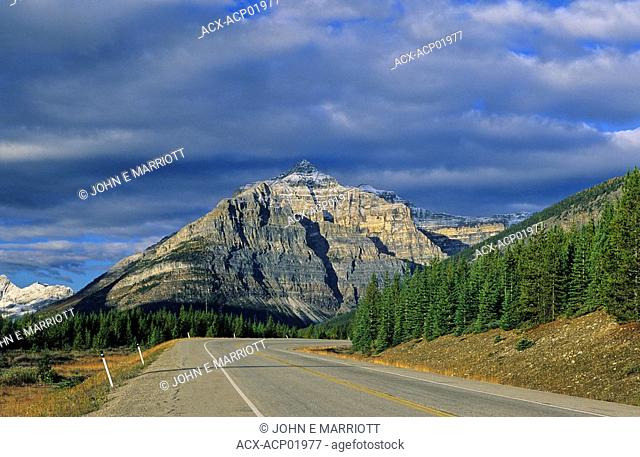 Kootenay Parkway Hwy 93 South, Kootenay National Park and Banff National Park, BC-Alberta border, Canada