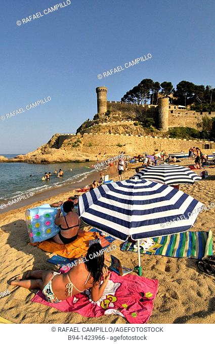 Tossa de Mar (view of the Vila Vella enceinte from the beach), Costa Brava, Girona, Catalonia, Spain