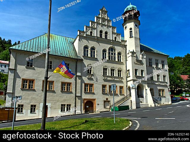 Rathaus, Ansicht von Osten, Jáchymov, Sankt Joachimsthal, Böhmisches Erzgebirge, Tschechien / Town hall, view from the east, Jáchymov, Czech Ore Mountains