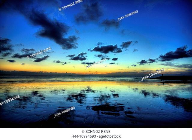 Sundown, reflection, Kuta, Kuta Beach, beach, seashore, Bali, Indonesia, chromatic circle, blue, yellow, clouds, harmony, drama