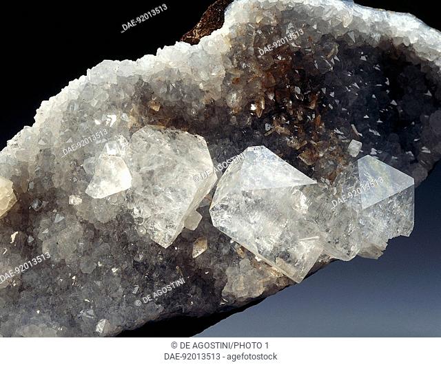 Apophyllite, silicate, on Basalt, extrusive volcanic rock