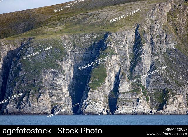 Norway, Troms og Finnmark, cliff near Kjøllefjord