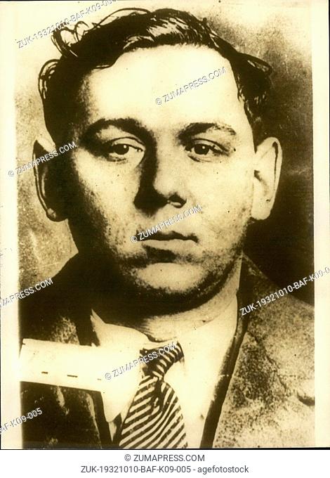 Oct. 10, 1932 - DANGSTER CHIEF SURRENDERS COUGHT FOR LIONDBERGH KIDNAPPING Harry Pleischer, notorios as the Leader of the Purplo Gang' of Kidnappere, of Detroit