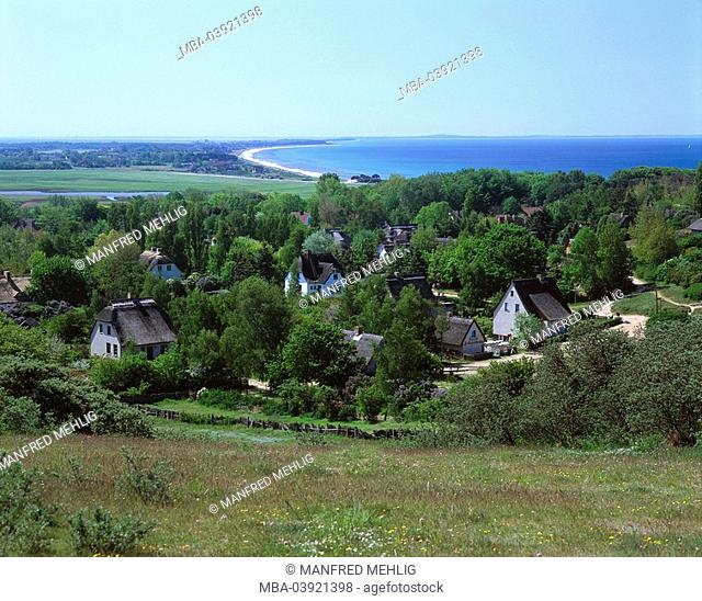 Germany, Mecklenburg-Western Pomerania, Hidden-lake, cloister, locality perspective, summer, Baltic Sea