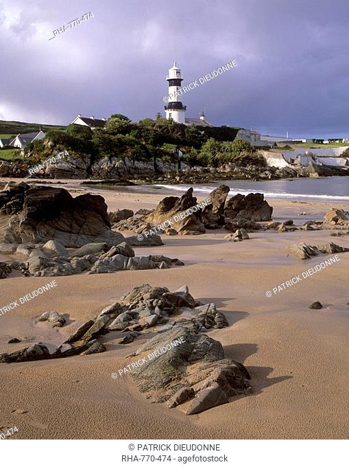 Dunagree Point lighthouse, Inishoven peninsula, County Donegal, Ulster, Republic of Ireland, Europe