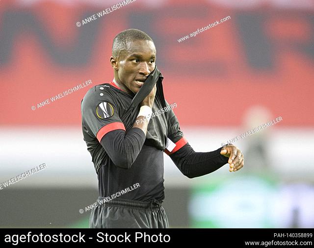 Moussa DIABY (LEV) gesture, gesture, wipes his face, Soccer Europa League, Round of 32 return match, Bayer 04 Leverkusen (LEV) - Young Boys Bern 0: 2