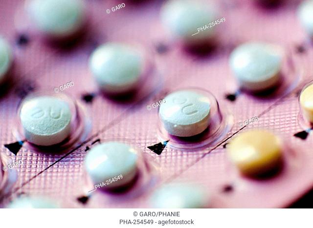 Contraceptive pill containing natural estrogens
