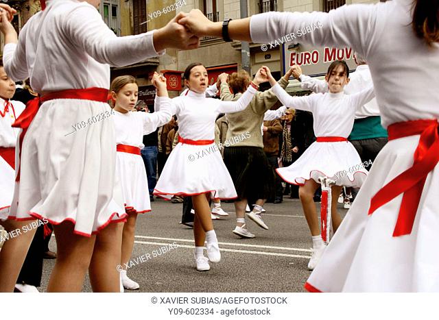 'Sardanes' (traditional Catalan dance)