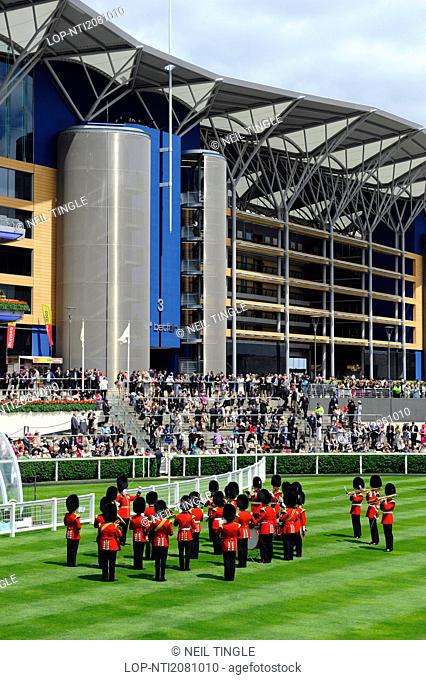 England, Berkshire, Ascot. A military band performing in the parade ring during day one of Royal Ascot 2010