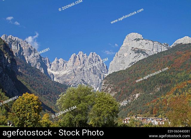 Das Brentagebirge ist eine Gebirgsgruppe, die trotz ihrer Lage westlich der Etsch noch zu den Dolomiten gerechnet wird