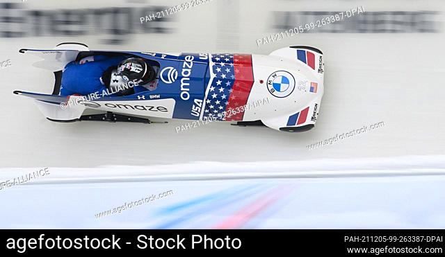 05 December 2021, Saxony, Altenberg: Bobsleigh: World Cup, two-man bobsleigh, women, first run. Canada's Kaillie Humphries, who competes for the USA