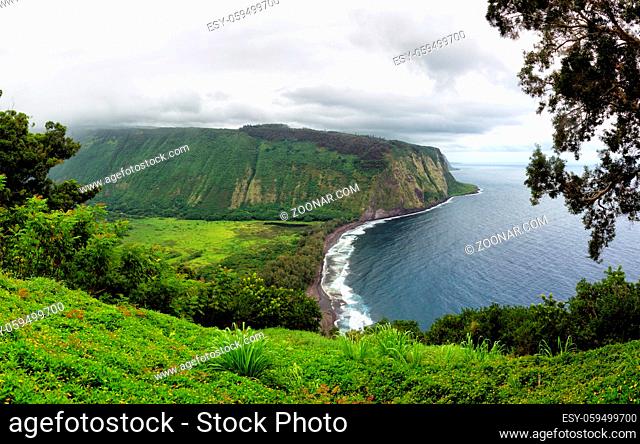 Blick über das Waipio Valley auf Big Island, Hawaii, USA. View over Waipio Valley on Big Island, Hawaii, USA