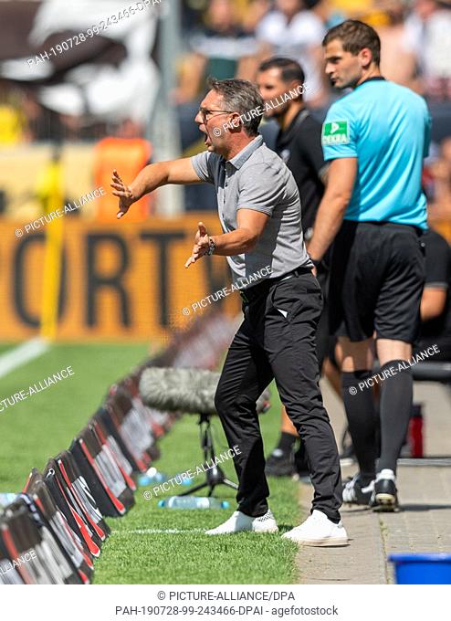 27 July 2019, Saxony, Dresden: Soccer: 2nd Bundesliga, Dynamo Dresden - 1st FC Nuremberg, 1st matchday, in the Rudolf Harbig Stadium