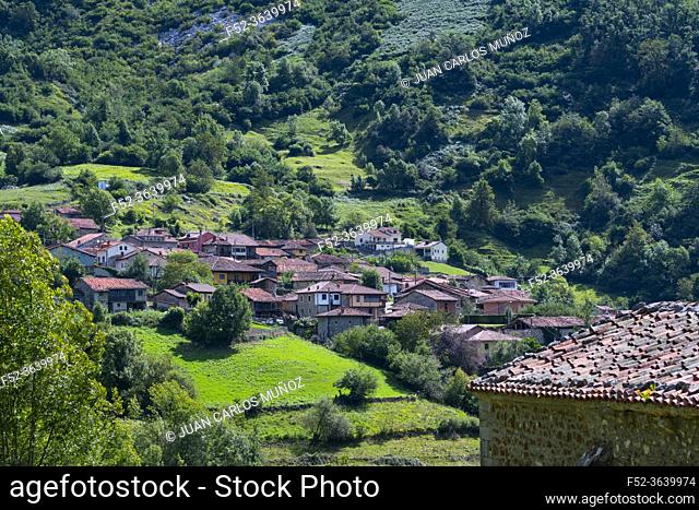Town of Bermiego in the council of Quirós, in the Las Ubiñas-La Mesa Natural Park. Asturias. Spain. Europe