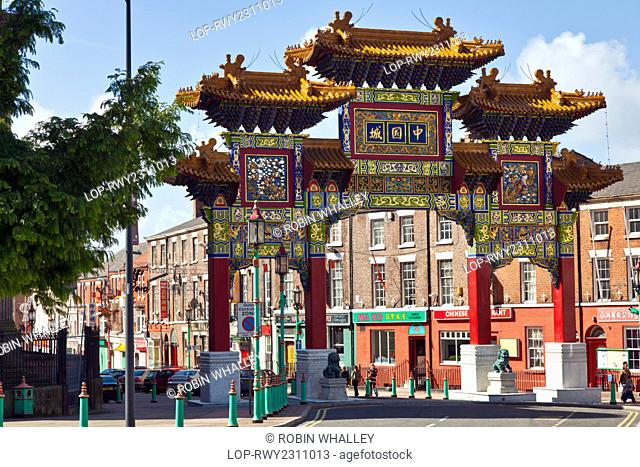England, Merseyside, Liverpool. The Imperial Arch opened 2000 marking the entrance into Chinatown in Liverpool, one of the oldest established Chinese...