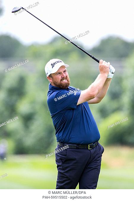 Shane Lowry of Ireland in action at the European Tour golf tournament in Eichenried,  Germany, 25 June 2015. Photo: MARC MUELLER/dpa | usage worldwide