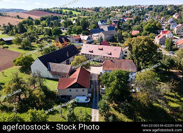 20 September 2023, Saxony, Possendorf: The farmyard of the organic wine press Sonntag (aerial view with a drone). (to ""Cideries focus on individual offers"")...