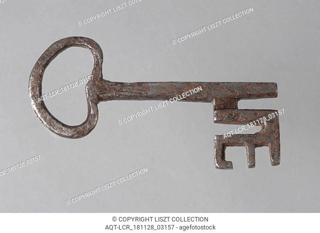 Iron key with heart-shaped eye, massive key handle and cruciform beards in beard, key iron value soil find? iron, hand forged Key with heart-shaped eye (handle)...