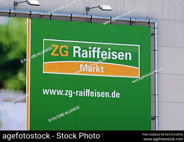 23 June 2020, Baden-Wuerttemberg, Rastatt: A ZG Raiffeisen logo, taken at a ZG Raiffeisen market. On 24.06.2020 the annual figures are to be presented