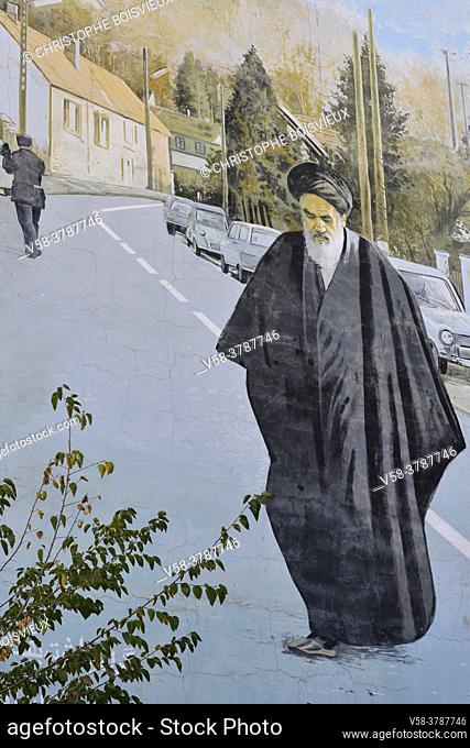 Iran, Tehran, Neauphle-le-Chateau street, Mural representing Ayatollah Khomeini's exile in Neauphle-le-Chateau, France