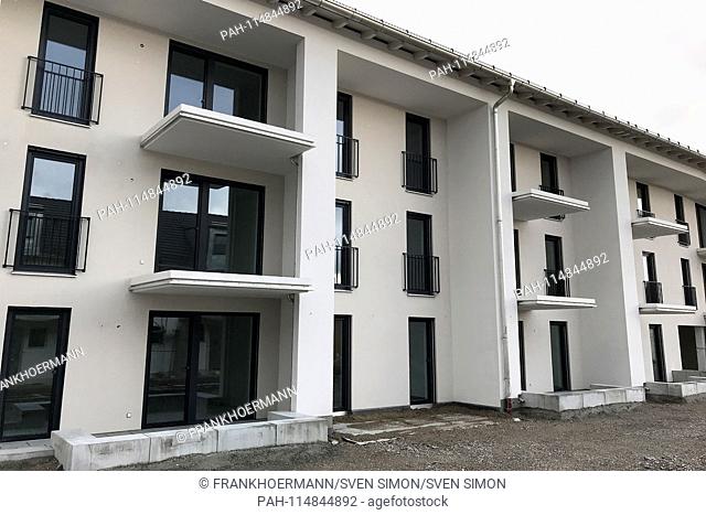 Facade, new apartments in Vaterstetten near Munich near completion, housing, shell, building, real estate, Eigenheimt, condominium