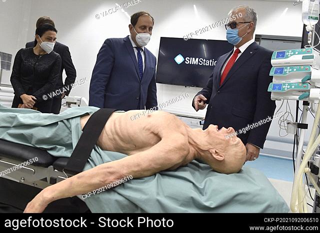 World-leading plastic surgeon of Czech origin Bohdan Pomahac (right) visits the unique Simulation Center of the Medical Faculty of Masaryk University in Brno