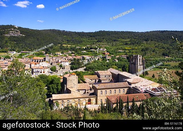 Lagrasse, Abbey of Sainte Marie de Lagrasse also Saint d Orbieu in the Corbieres wine-growing region, Department of Aude, Languedoc-Roussillon, France, Europe