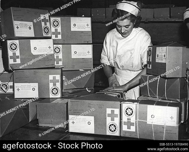 10, 000 Parcels Ready For British Prisoners -- A girl preparing some of the parcels.Under the organisation of Mr. Adams (chairman of Thomas Cook's who recently...