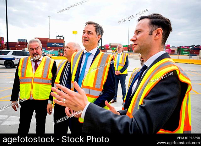 Prime Minister Alexander De Croo (C) pictured during a visit to the Port of Houston, United States of America on Saturday 09 December 2023